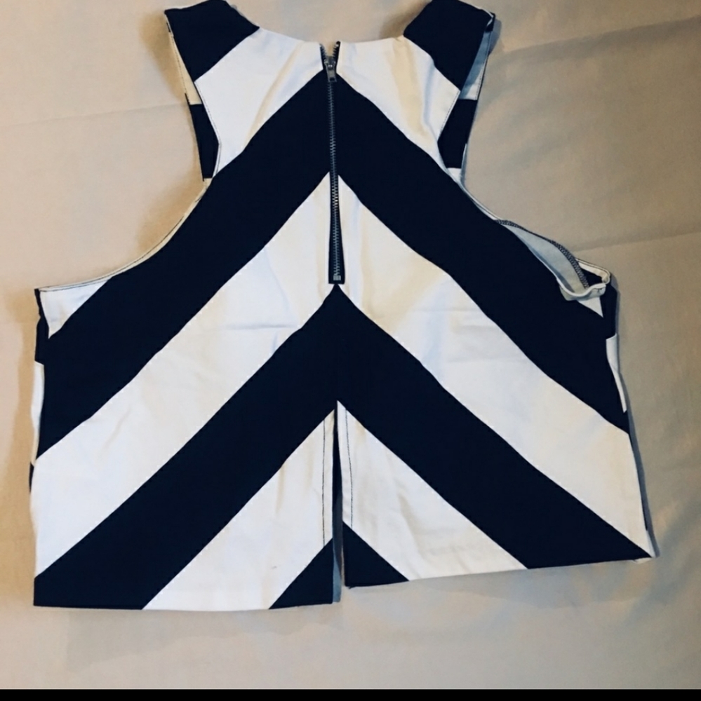 Guess Crop Top